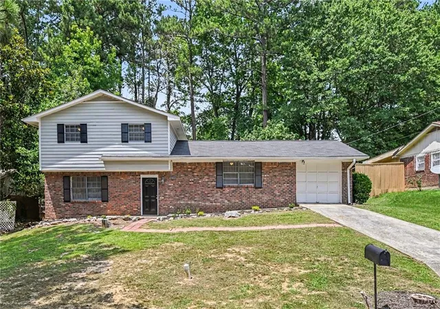 Homes for sale in College Park, GA | 2915 Lajean Dr, College Park, GA 30349 | MLS# 7799184