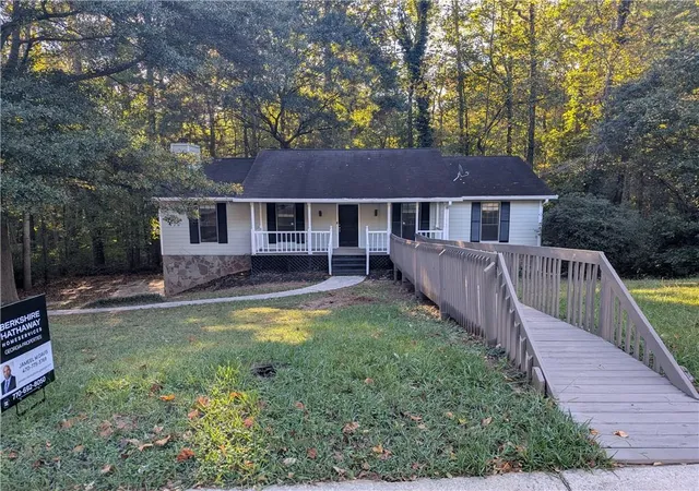 Photo 1 of Single family home for sale at 664 River Bnd Dr, Jonesboro, GA 30238 | MLS# 7853070 | Listing updated on 2026-10-20