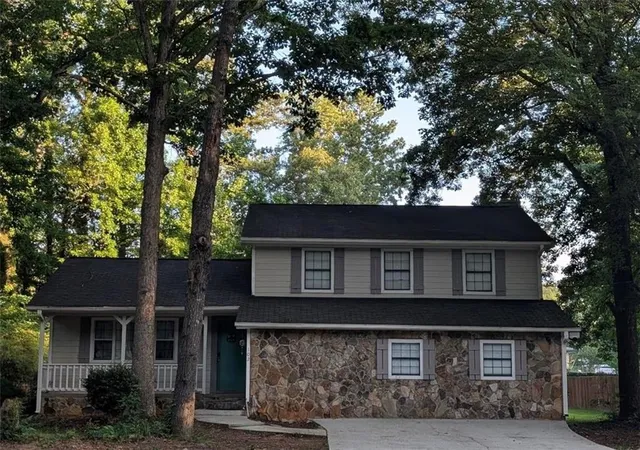 1st image of 102 Jennifer Ln, Mcdonough, GA 30253 | MLS# 7804650