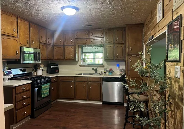 2nd image of 102 Jennifer Ln, Mcdonough, GA 30253 | MLS# 7804650