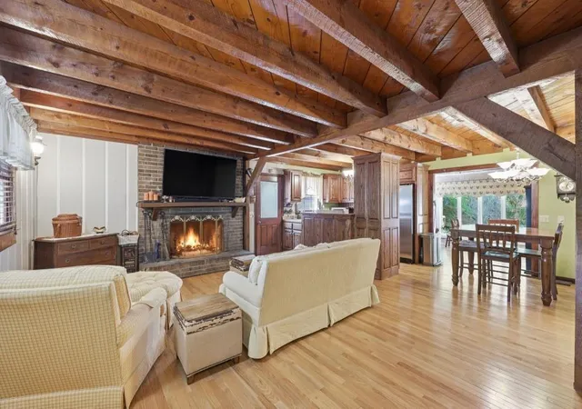 Photo 3 of Sale Pending at 3627 Griffin Dr, Gainesville, GA 30506 | MLS# 7756631 | Listing updated on 2026-08-21