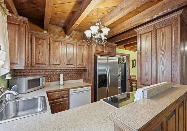 Photo 4 of Sale Pending at 3627 Griffin Dr, Gainesville, GA 30506 | MLS# 7756631 | Listing updated on 2026-08-21