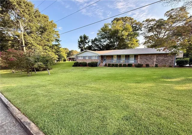 Photo 2 of Single family home for sale at 1010 Wesley Park Dr Sw, Marietta, GA 30064 | MLS# 7636278 | Listing updated on 2026-09-09