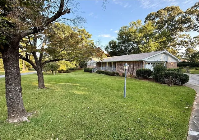 Photo 3 of Single family home for sale at 1010 Wesley Park Dr Sw, Marietta, GA 30064 | MLS# 7636278 | Listing updated on 2026-09-09