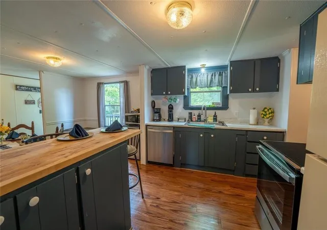 Photo 2 of Single family home for sale at 5525 Mount Shrs Cir, Gainesville, GA 30506 | MLS# 7819706 | Listing updated on 2026-09-10