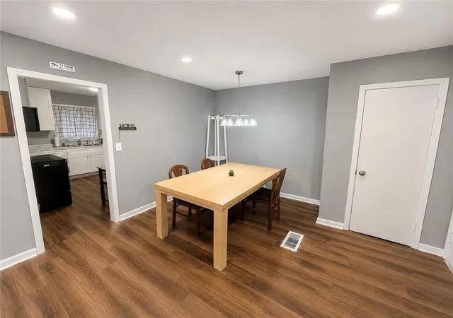 Photo 4 of Single family home for sale at 1821 Sandringham Dr Sw, Atlanta, GA 30311 | MLS# 7821677 | Listing updated on 2026-09-08