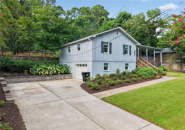 Photo 2 of Single family home for sale at 2036 Kellogg Crk Rd, Acworth, GA 30102 | MLS# 7816390 | Listing updated on 2026-09-21