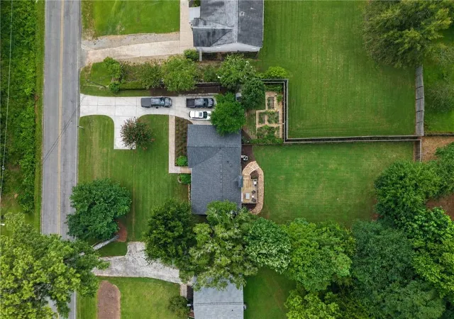 Photo 3 of Single family home for sale at 2036 Kellogg Crk Rd, Acworth, GA 30102 | MLS# 7816390 | Listing updated on 2026-09-21