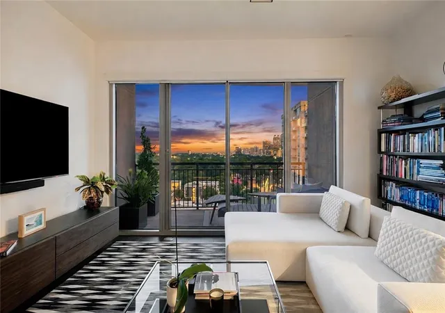 Listing Photo 1 - Condo for sale in building located at 222 12Th St Ne, Atlanta, GA 30309 - Unit #2105