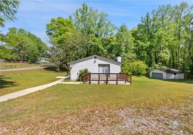 3rd image of 11 Swan Dr, Newnan, GA 30263 | MLS# 7750136