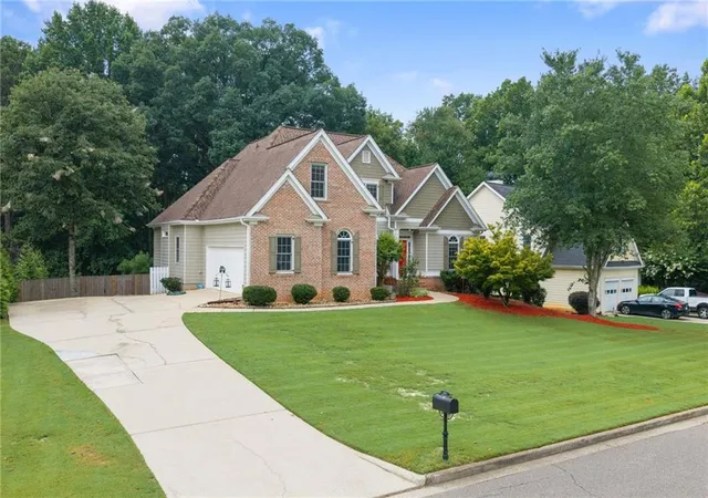 2nd image of 8745 Stone River Dr, Gainesville, GA 30506 | MLS# 7805543