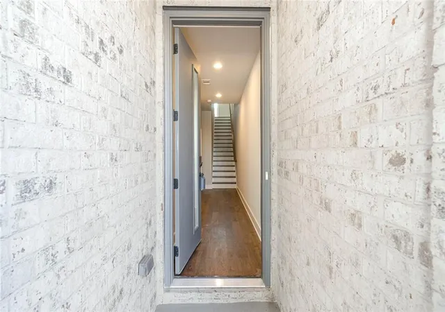 3rd image of 691 Vidalia Ln, Atlanta, GA 30318 | MLS# 7711166