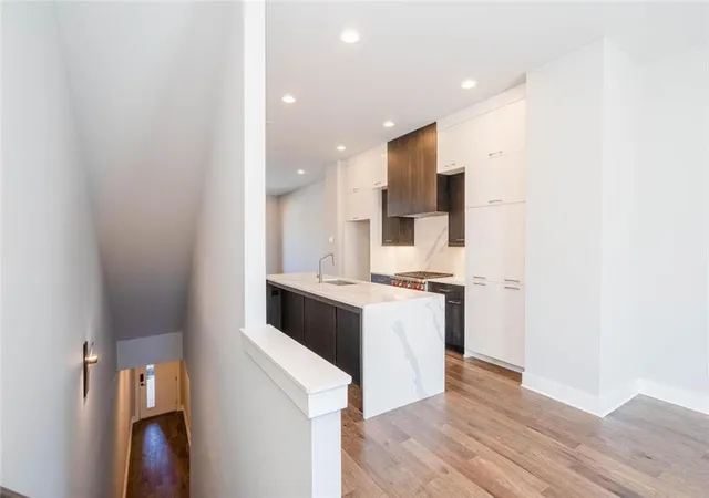 4th image of 691 Vidalia Ln, Atlanta, GA 30318 | MLS# 7711166