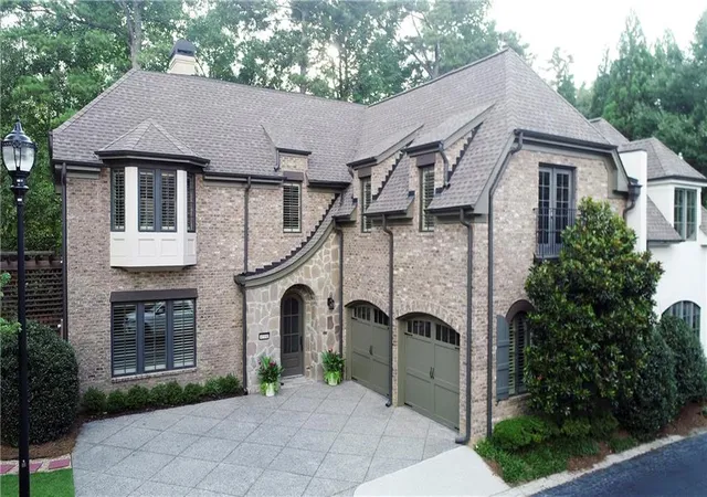 Townhouse for sale at 4584 Woodlawn Gates Ln, Marietta, GA 30068 | MLS# 7804711
