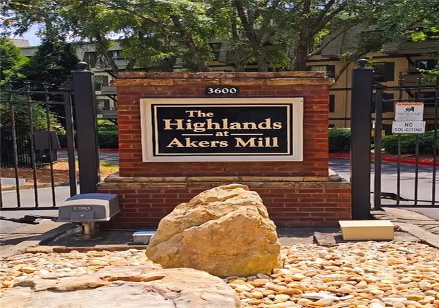 Homes for sale in Atlanta, GA | 1106 Highland Bluff Dr Se #106, Atlanta, GA 30339 | MLS# 7802462