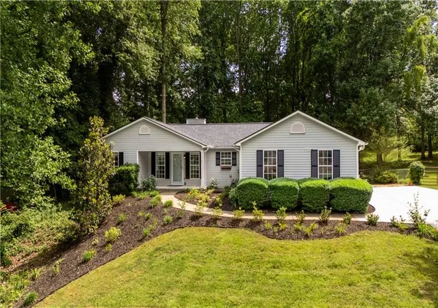 Photo 1 of Single family home for sale at 4340 Oak Crk Dr, Gainesville, GA 30506 | MLS# 7858526 | Listing updated on 2026-10-24