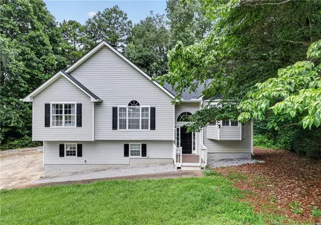 Photo 2 of Single family home for sale at 88 Paradise Trl, Douglasville, GA 30134 | MLS# 7815820 | Listing updated on 2026-09-30