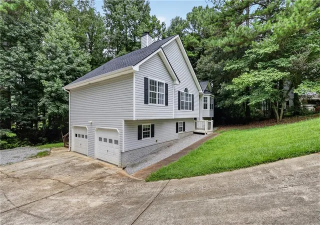 Photo 3 of Single family home for sale at 88 Paradise Trl, Douglasville, GA 30134 | MLS# 7815820 | Listing updated on 2026-09-30