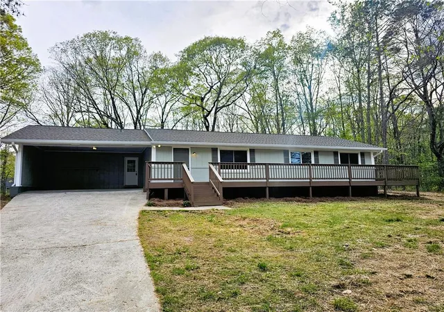 Single Family Residence at 6829 Laurel View Ct, Douglasville, GA 30135 | MLS# 7747241 | | Sold on 2026-05-15