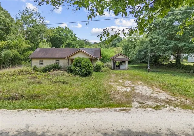 Homes for sale in Winder, GA | 19 Pressley Rd, Winder, GA 30680 | MLS# 7797637