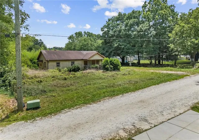 Homes for sale in Winder, GA | 19 Pressley Rd, Winder, GA 30680 | MLS# 7797637