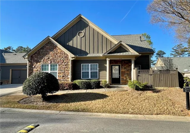 Homes for sale in Woodstock, GA | 212 Glens Loop, Woodstock, GA 30188 | MLS# 7740042