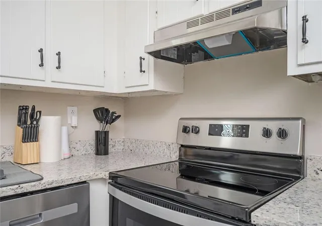 Photo 3 of Sale Pending at 1130 Mannbrook Dr, Stone Mountain, GA 30083 | MLS# 7829397 | Listing updated on 2026-10-07