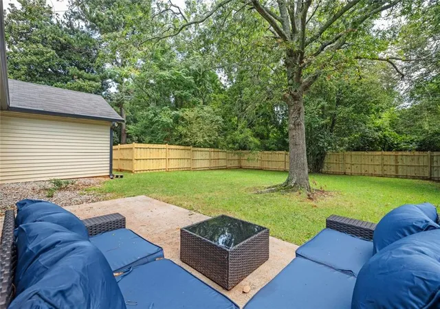 Photo 4 of Sale Pending at 1130 Mannbrook Dr, Stone Mountain, GA 30083 | MLS# 7829397 | Listing updated on 2026-10-07
