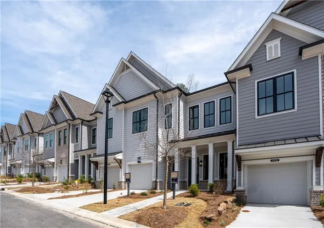 3rd image of 4933 Sudbrook Wy, Peachtree Corners, GA 30092