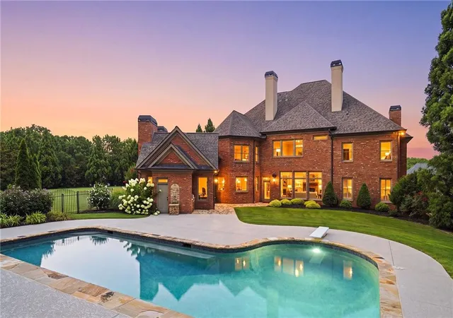 Photo 3 of Sale Pending at 16060 Segwick Dr, Alpharetta, GA 30004 | MLS# 7810908 | Listing updated on 2026-09-09