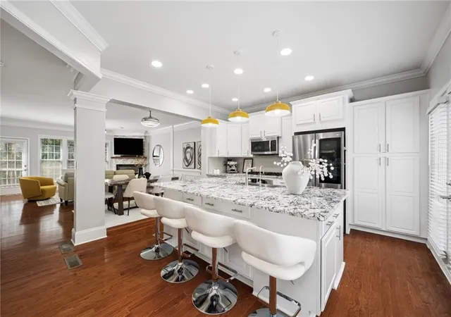 1st image of 2872 Overlook Wy Ne, Atlanta, GA 30324 | MLS# 7753805