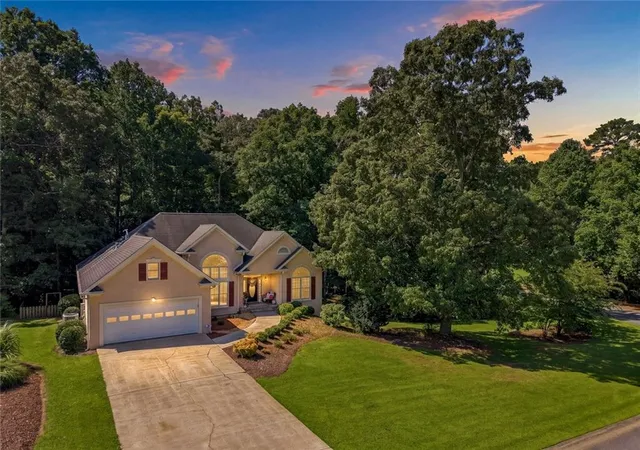 Photo 3 of Sale Pending at 110 Copper Ridge Dr, Woodstock, GA 30188 | MLS# 7814174 | Listing updated on 2026-08-10