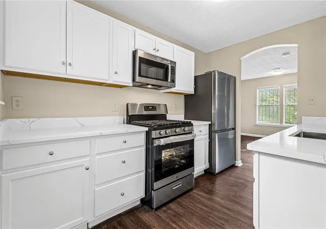 5th image of 660 Cedar Ave Nw, Atlanta, GA 30318 | MLS# 7747199