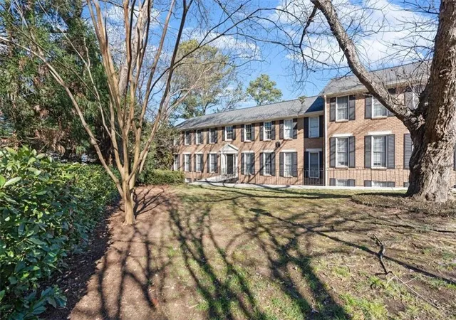 Listing Photo 1 - Condo for sale in building located at 1101 Collier Rd Nw, Atlanta, GA 30318 - Unit #T5
