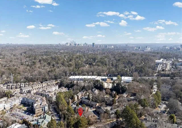 Listing Photo 2 - Condo for sale in building located at 1101 Collier Rd Nw, Atlanta, GA 30318 - Unit #T5