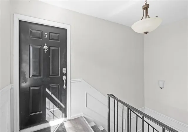 Listing Photo 4 - Condo for sale in building located at 1101 Collier Rd Nw, Atlanta, GA 30318 - Unit #T5