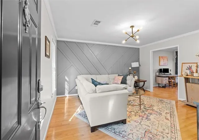 Listing Photo 5 - Condo for sale in building located at 1101 Collier Rd Nw, Atlanta, GA 30318 - Unit #T5