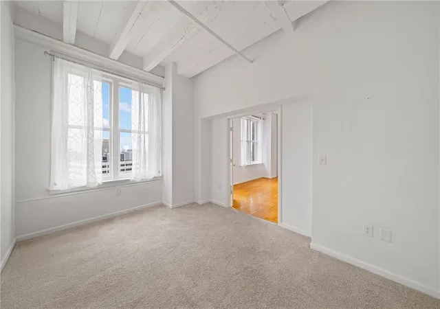 Listing Photo 2 - Condo for sale in building located at 32 Peachtree St Nw, Atlanta, GA 30303 - Unit #1306