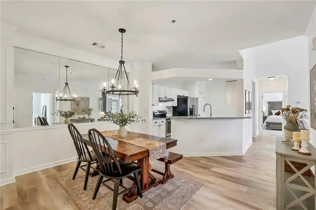 Listing Photo 2 - Condo for sale in 436 Pembrooke Cir located at 436 Pembrooke Cir, Milton, GA 30004 - Unit #436