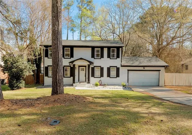 Photo 2 of Single family home for sale at 2328 Carnes Rd, Jonesboro, GA 30236 | MLS# 7739563 | Listing updated on 2026-10-19