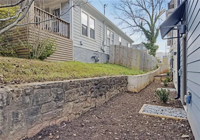 Homes for sale in Atlanta, GA | 1070 Dill Avenue, Atlanta, GA 30310 | Houzeo
