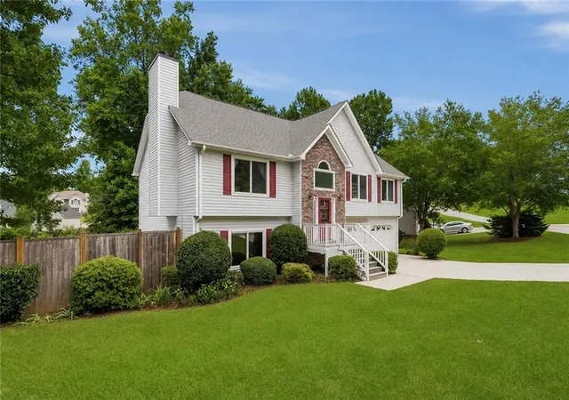 Photo 2 of Sale Pending at 1045 Queensbury Run, Acworth, GA 30102 | MLS# 7805648 | Listing updated on 2026-09-06