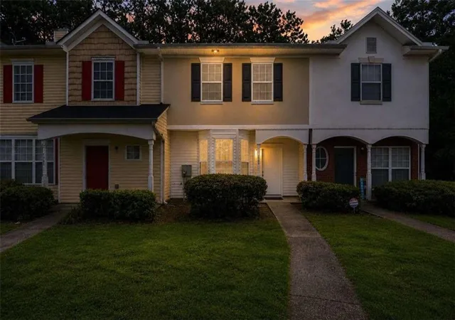 2nd image of 1708 Camden Forrest Trl, Riverdale, GA 30296 | MLS# 7805432