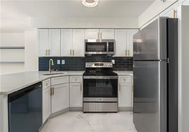 Photo 4 of Condo for sale at 2870 Pharr Ct S NW #1702, Atlanta, GA 30305 | MLS# 7804386 | Listing updated on 2026-08-27