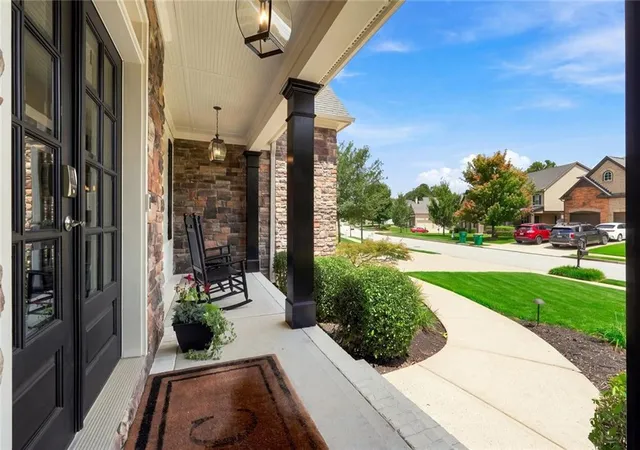 Photo 3 of Single family home for sale at 180 Lakestone Pkwy, Woodstock, GA 30188 | MLS# 7819899 | Listing updated on 2026-08-22