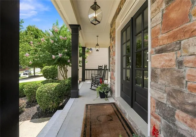 Photo 4 of Single family home for sale at 180 Lakestone Pkwy, Woodstock, GA 30188 | MLS# 7819899 | Listing updated on 2026-08-22