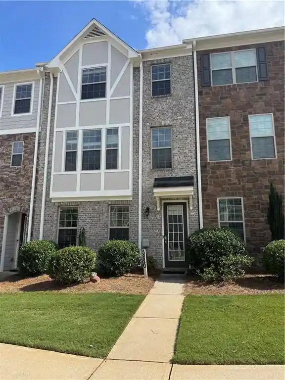 Photo 1 of Townhouse for sale at 5820 Broadway Ln, Cumming, GA 30041 | MLS# 7845570 | Listing updated on 2026-10-18