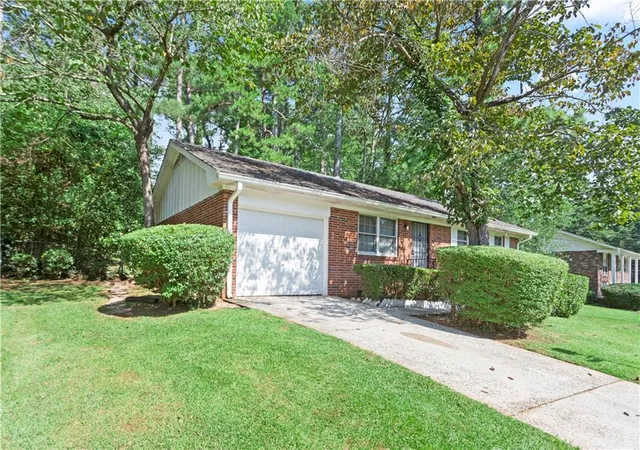 Photo 3 of Single family home for sale at 2881 Gwendon Ter, Decatur, GA 30034 | MLS# 7829527 | Listing updated on 2026-08-31