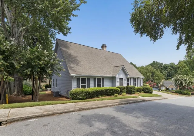 2nd image of 934 Lenox Hill Ct, Atlanta, GA 30324 | MLS# 7817164
