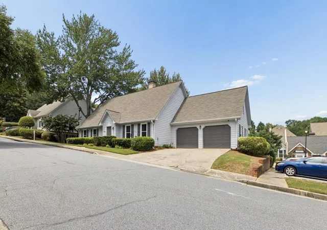 3rd image of 934 Lenox Hill Ct, Atlanta, GA 30324 | MLS# 7817164